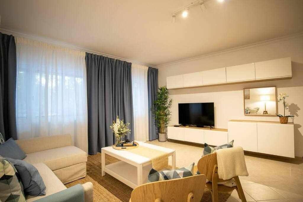 Modern 3Br Apt W/ Lg Terrace, Bbq, Ac & Parking Tavira Zewnętrze zdjęcie